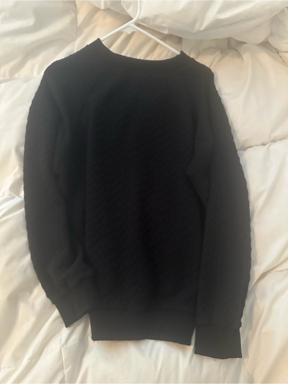 SHEIN Black Quilted Crewneck Sweater